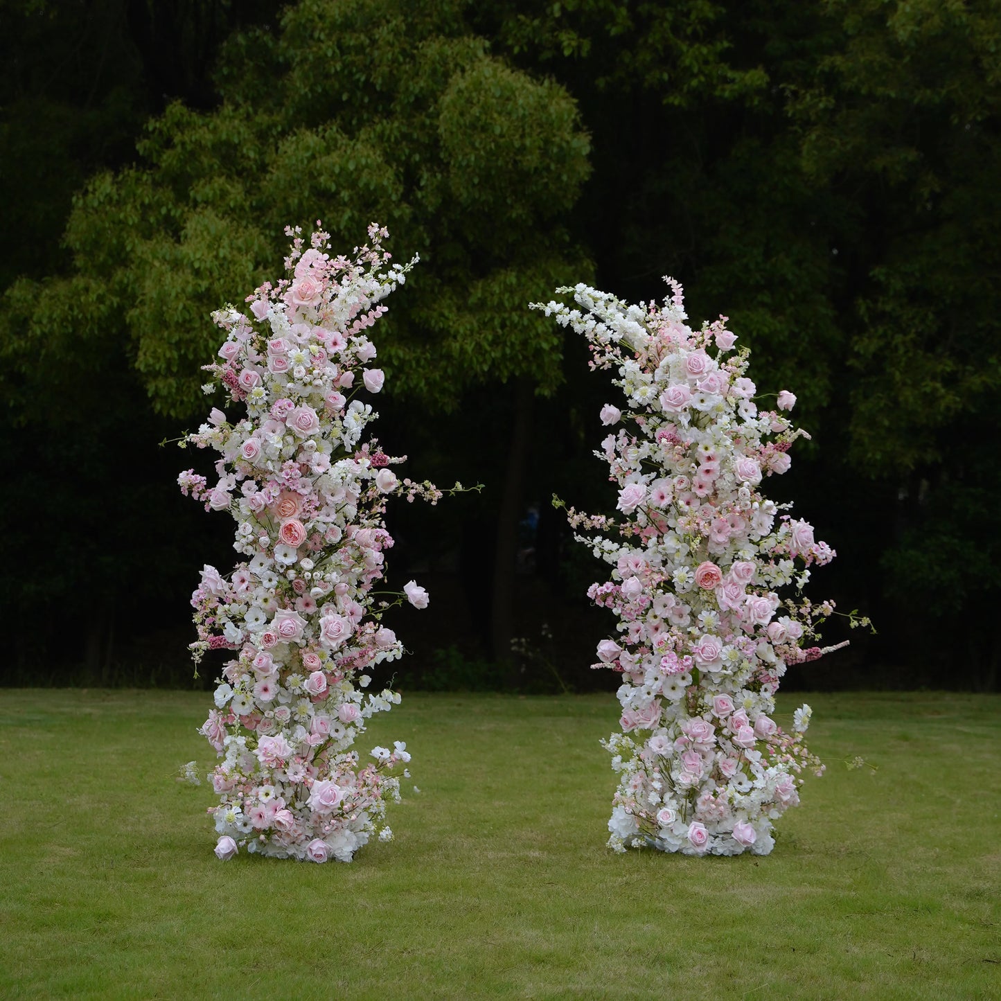 SAKURA - FLORAL HORN ARCH