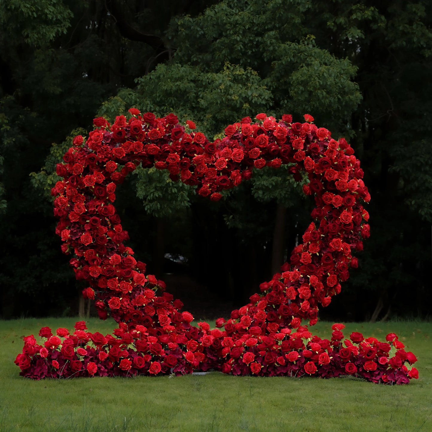 SCARLETTE- FLORAL HEART ARCH