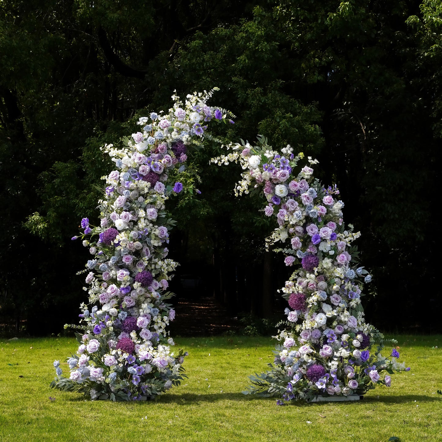 LILLY- FLORAL HORN ARCH